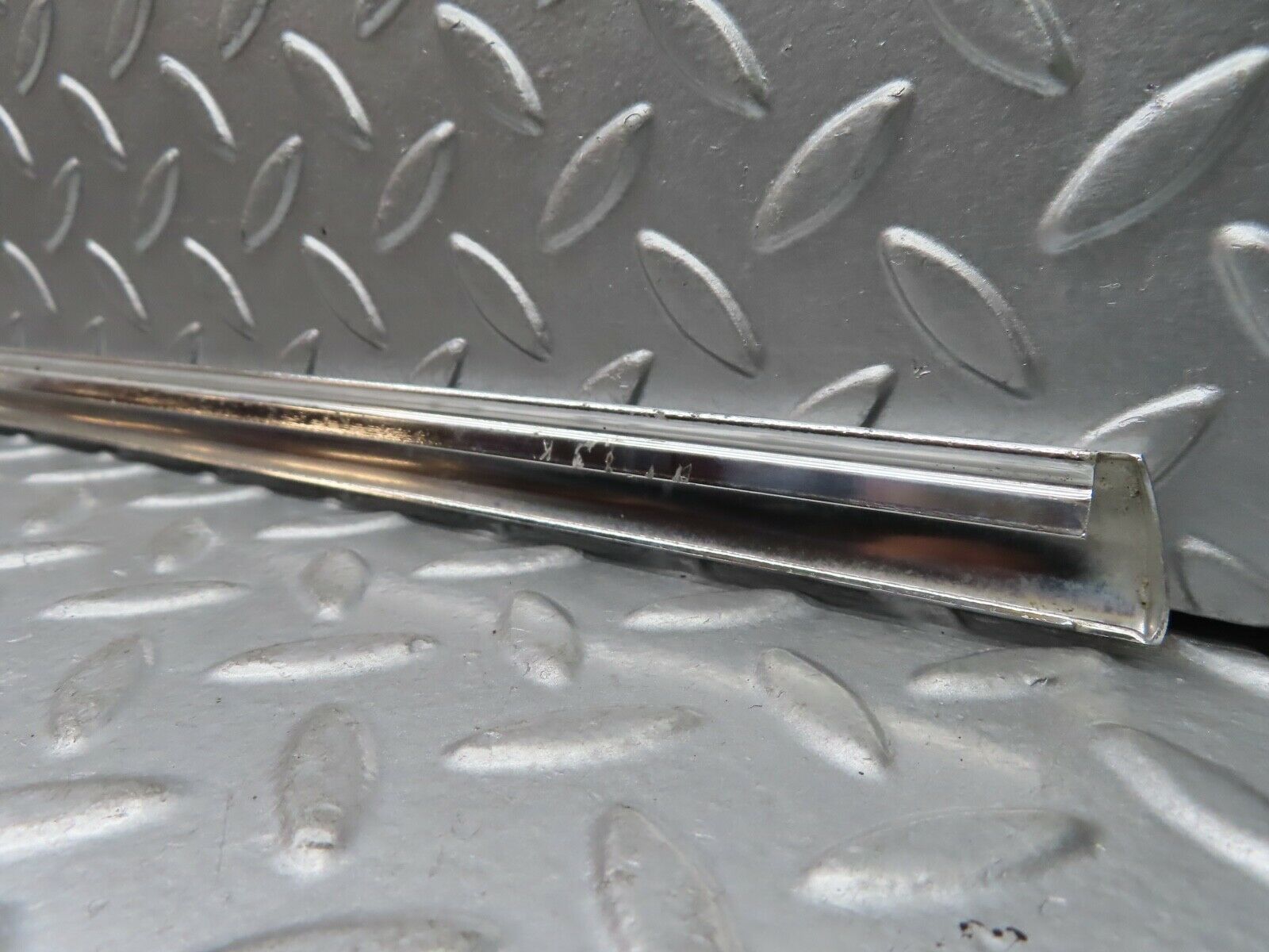 21039 Mercedes-Benz W123 230E Rear Right Door Chrome Moulding Trim