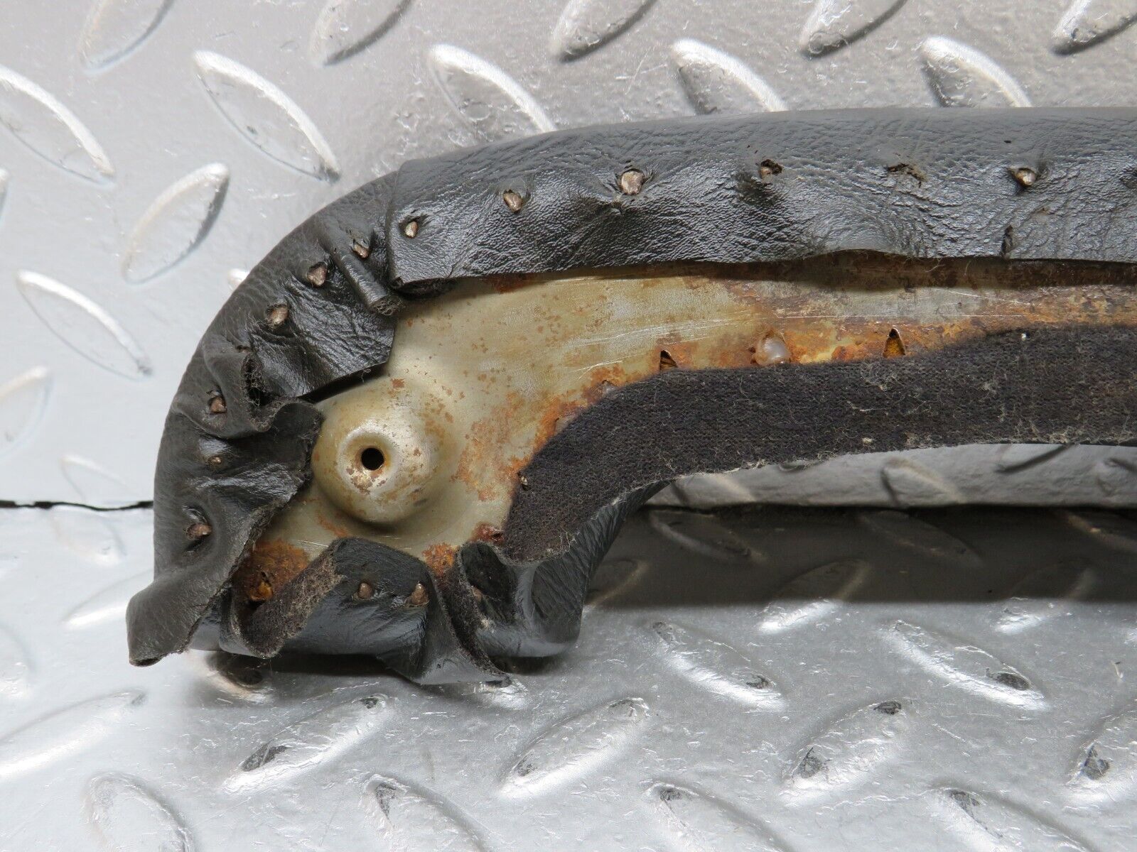 0185 Mercedes-Benz W120 Ponton Arm Rest Top Pad Black