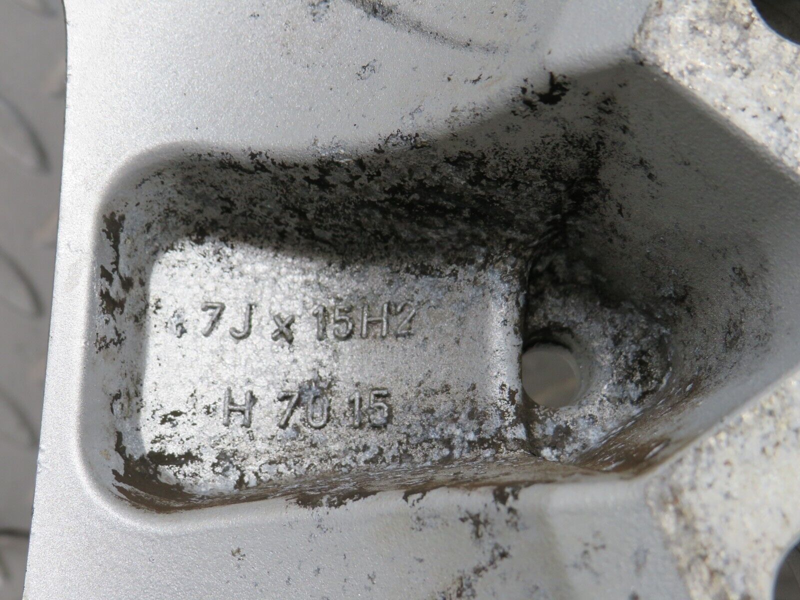 38189 Mercedes-Benz A124 Alloy Wheel 7Jx15H2 ET37 KBA44301