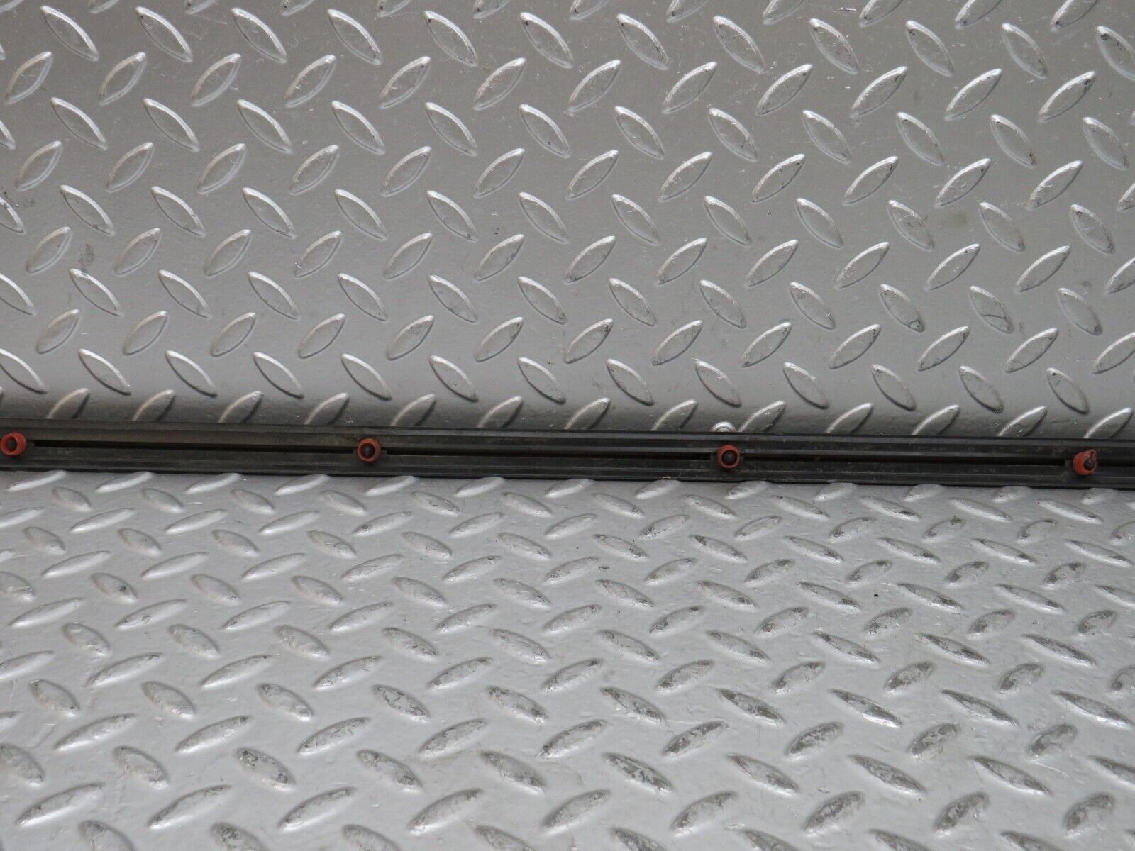 28230 Mercedes-Benz S123 240D Wagon Rear Left Fender Wing Centre Moulding Trim