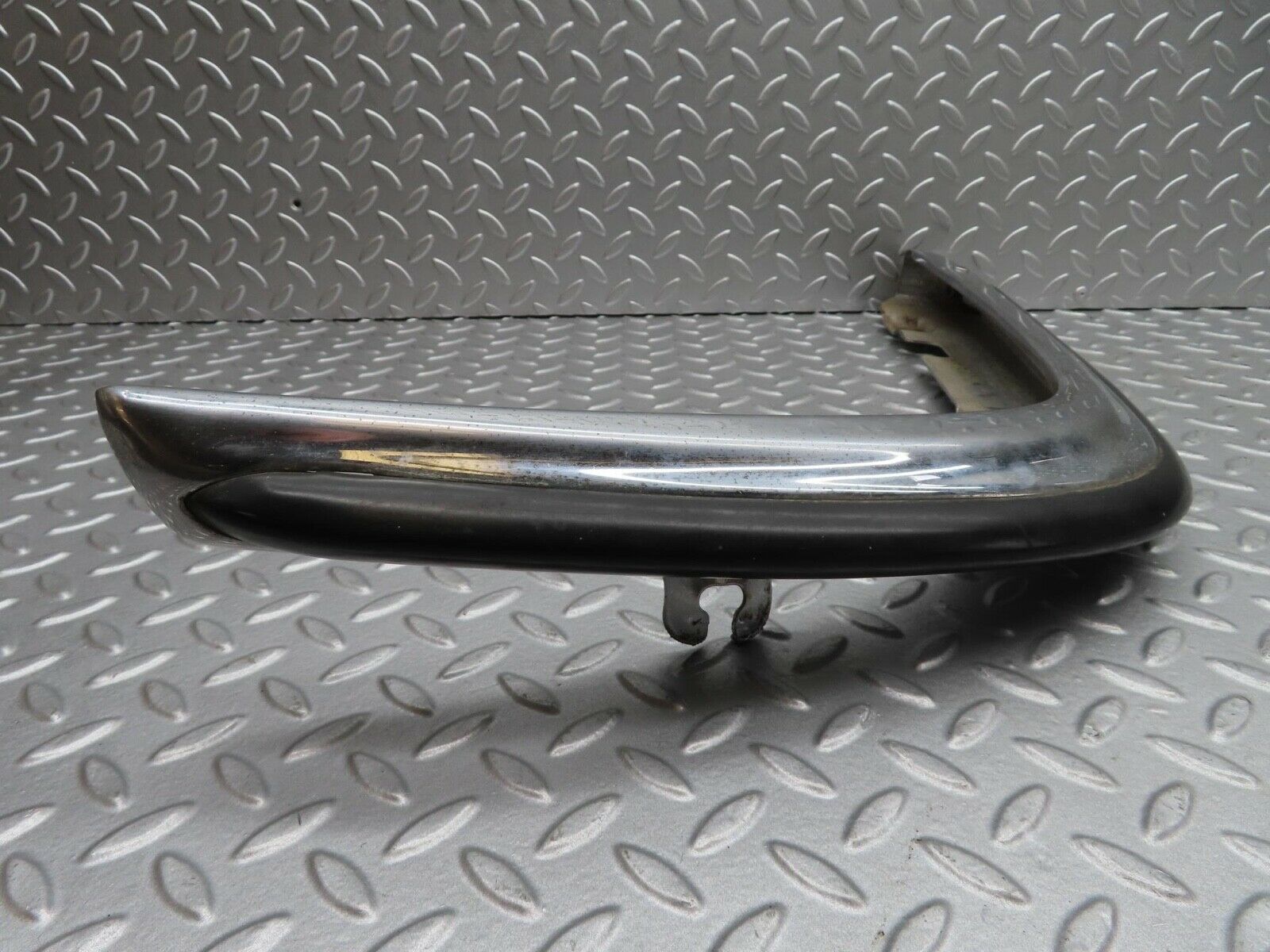 14410 Mercedes-Benz W116 350SE Front Right Upper Bumper Corner