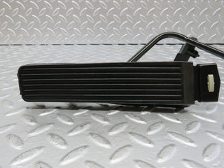 W124 accelerator pedal with rubber used OEM