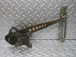31153 Mercedes-Benz W123 200D Rear Right Manual Window Regulator 1237300246