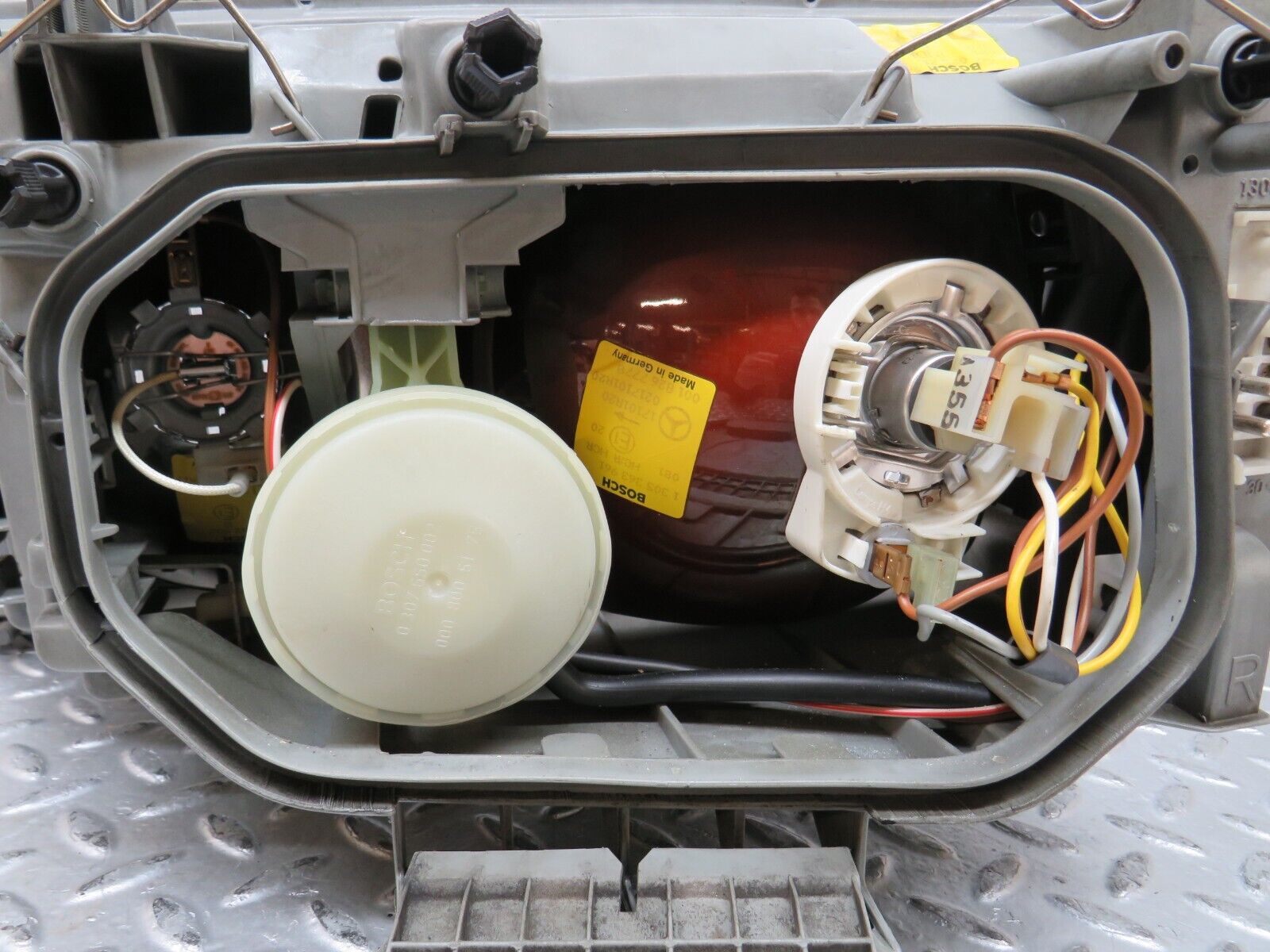 27761 Mercedes-Benz S124 300TE Wagon Headlight Bosch Right Side 0301073712