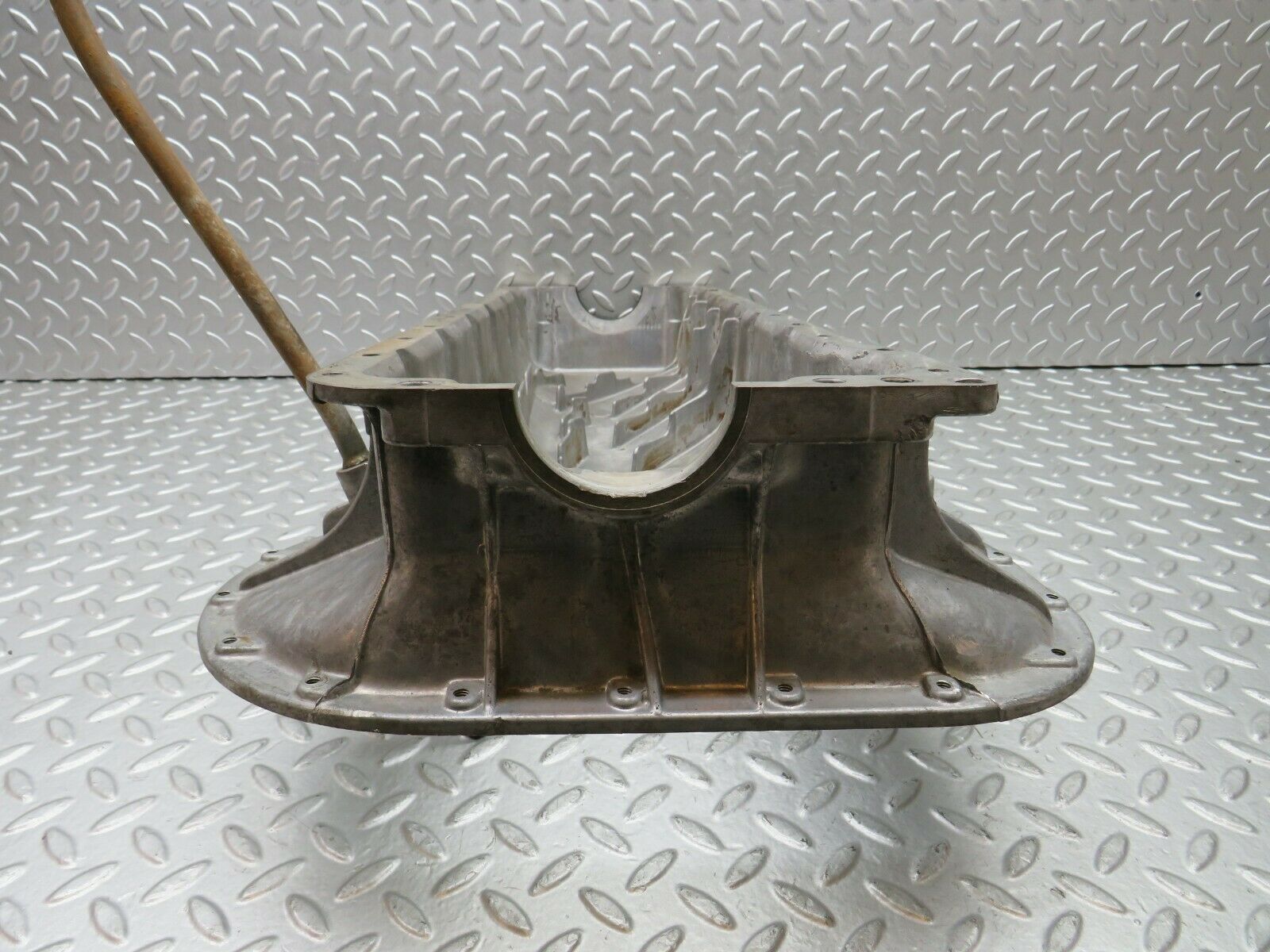 22228 Mercedes-Benz S123 280TE Wagon Oil Pan Oil Sump 1100140702