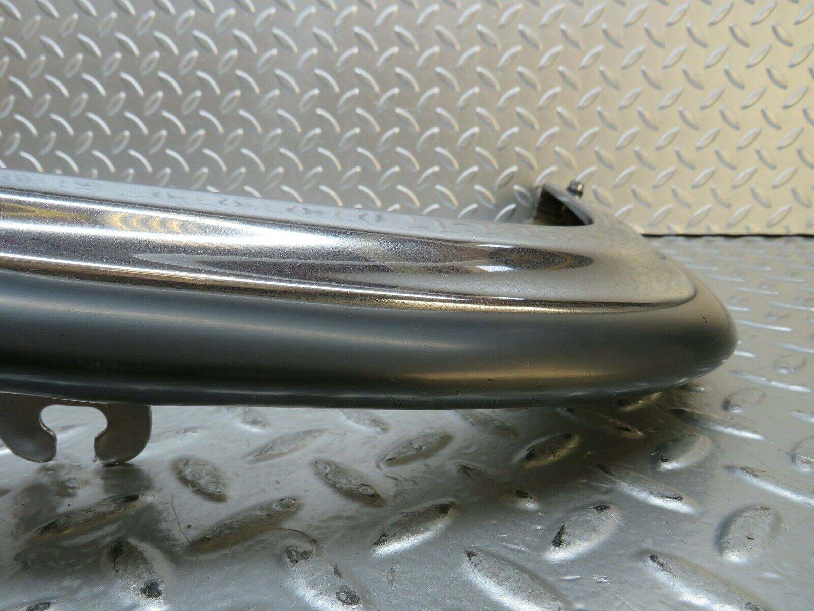 23238 Mercedes-Benz W116 350SE Front Right Upper Bumper Corner