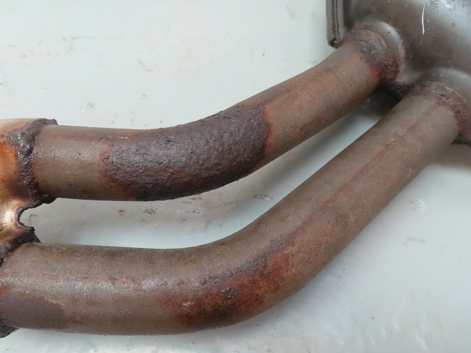 6692 Mercedes-Benz S124 E220 Wagon Middle Silencer