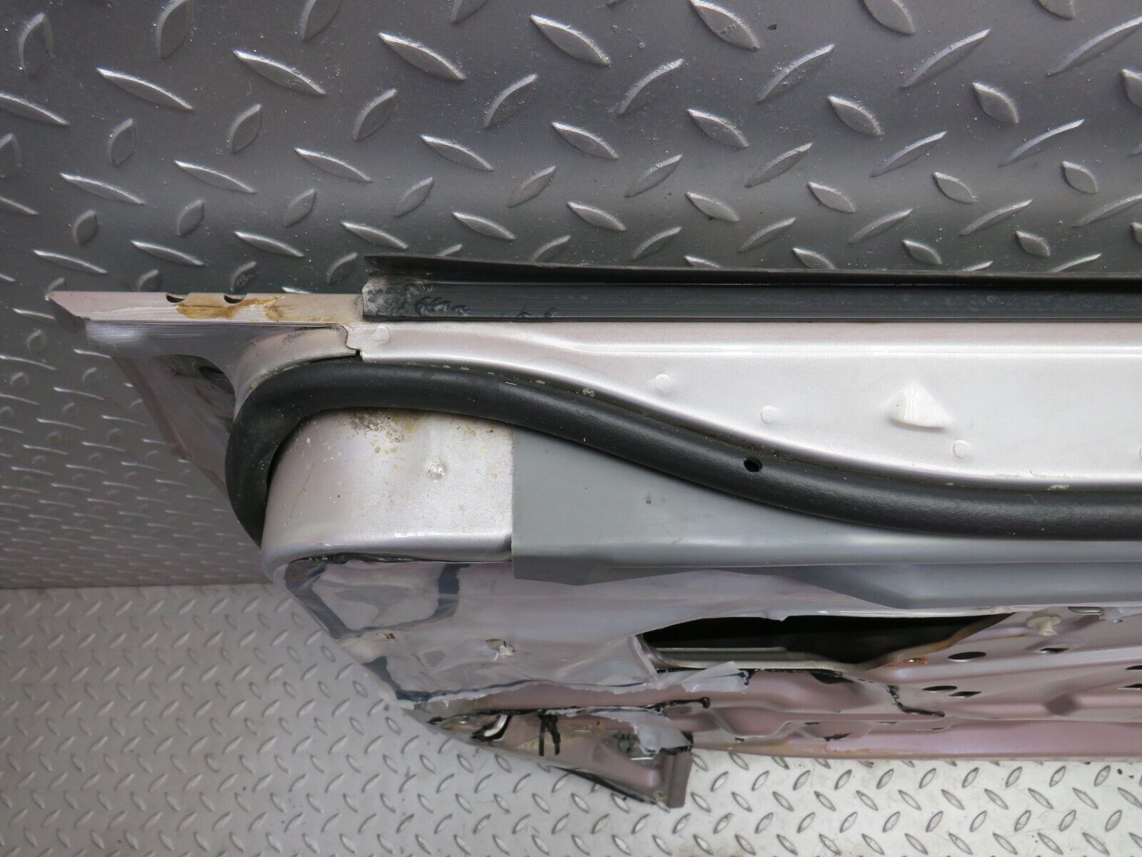 39540 Mercedes-Benz R129 320SL Coupe Left Door