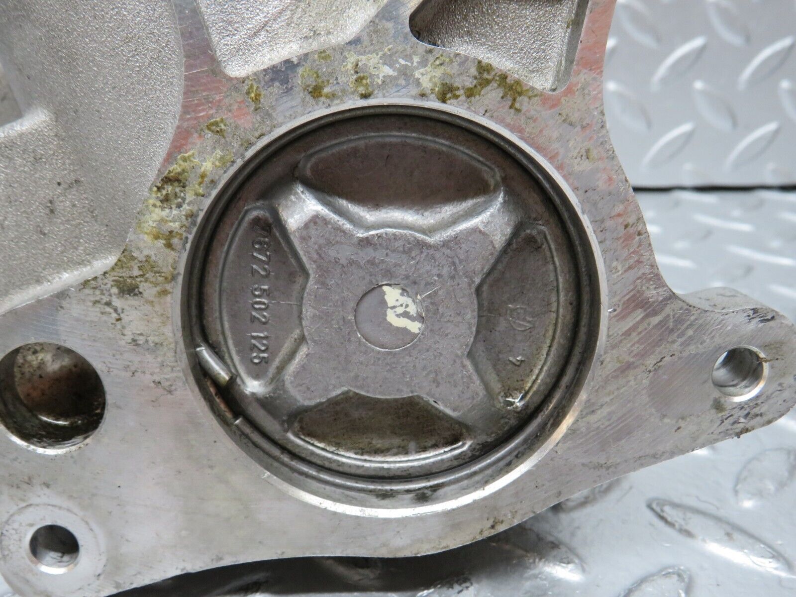 30839 Mercedes-Benz W201 190E 2.0L Power Steering Pump 2014601480 7671501142