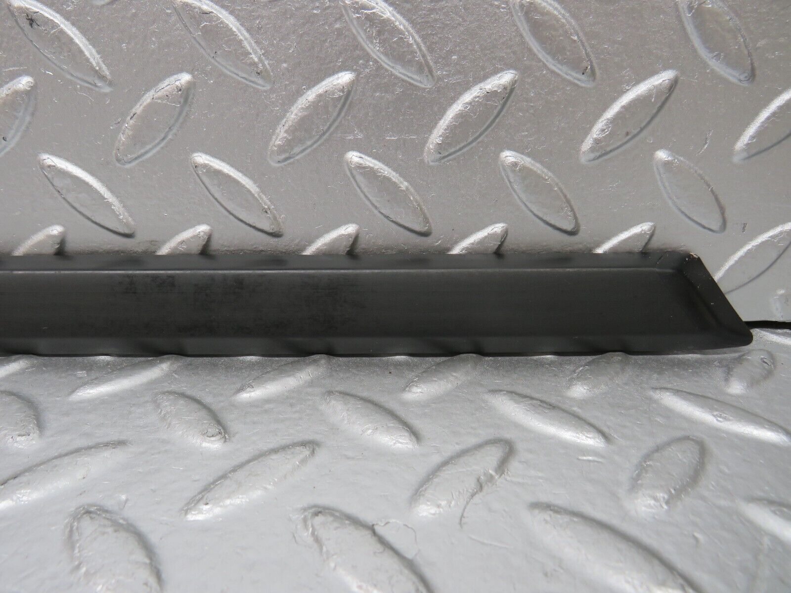 30785 Mercedes-Benz W201 190E 2.0L Rear Left Fender Wing Centre Moulding Trim