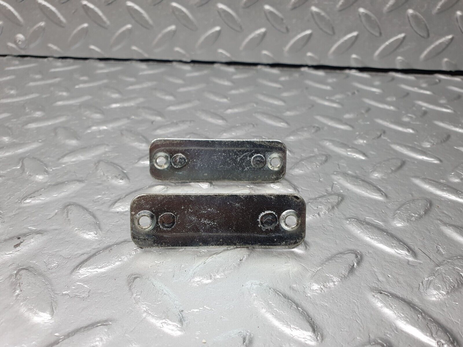 41300 Mercedes-Benz S124 E220 Wagon Tailgate Cargo Hook Clip