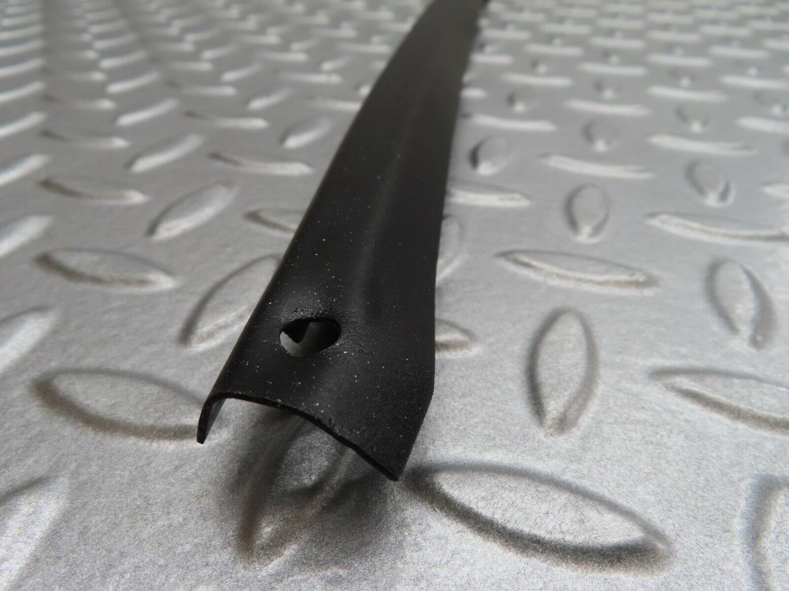 14164 Mercedes-Benz C107 280SLC Front Fender Cross Bar