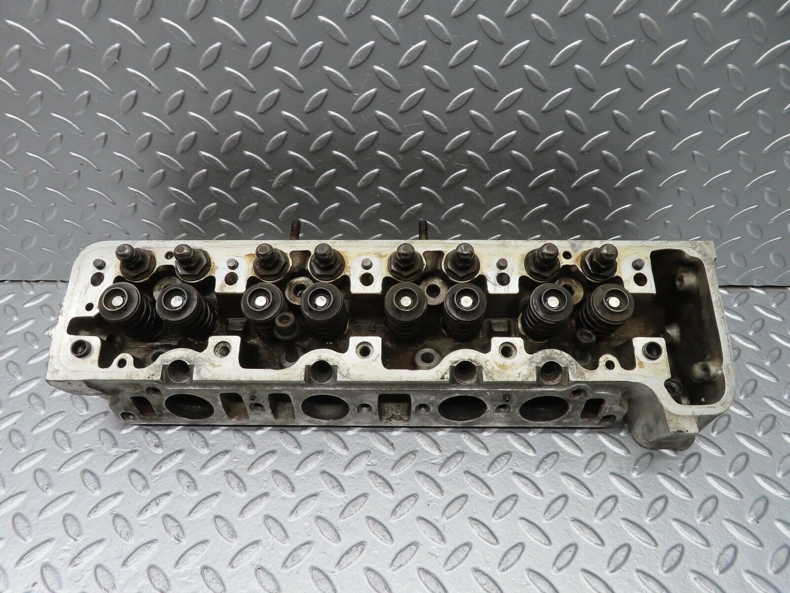 20743 Mercedes-Benz R107 450SL Cylinder Head Left Side 1170160601