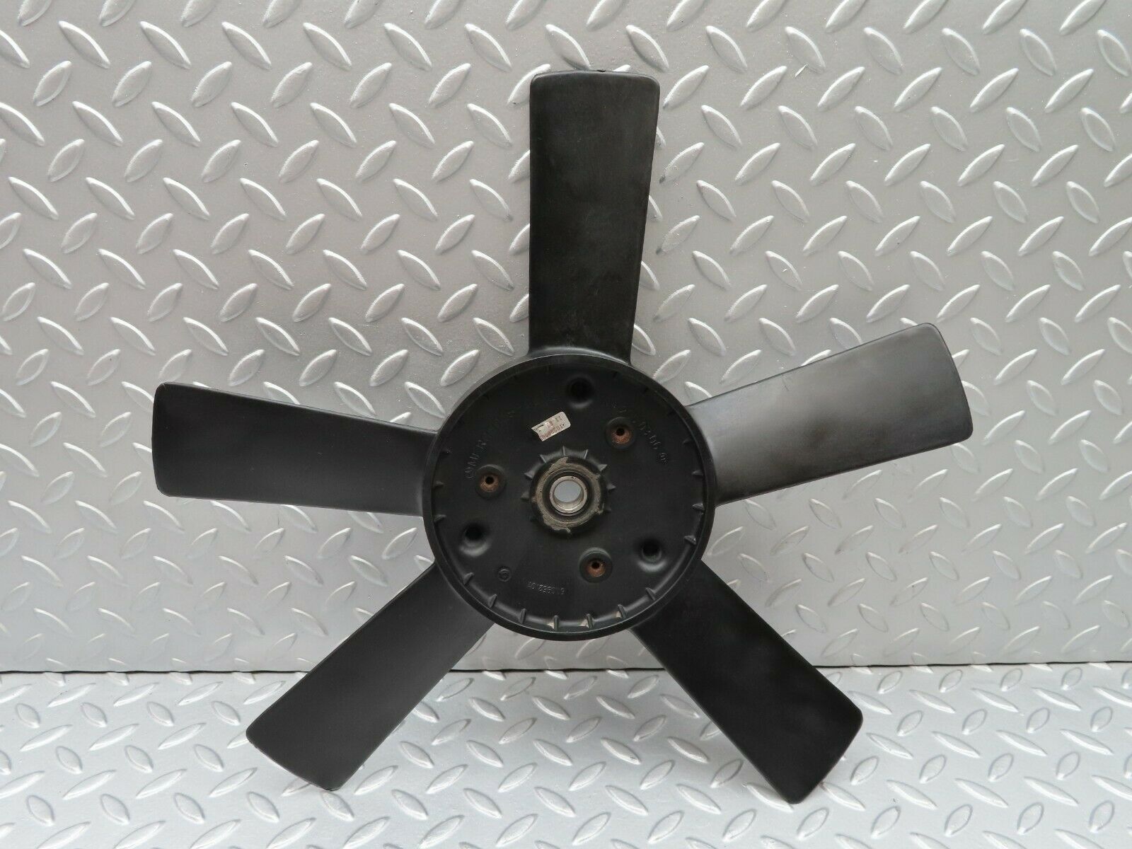 3912 Mercedes-Benz S123 200T Wagon Engine Cooling Fan 1022050306