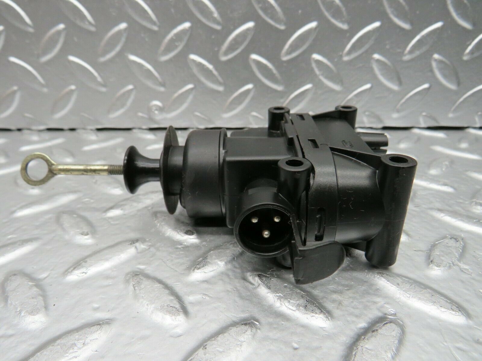 22493 Mercedes-Benz C124 E220 Coupe Door Lock Vacuum Actuator