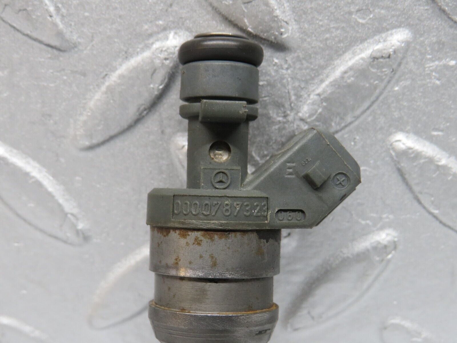 38653 Mercedes-Benz R129 280SL Coupe Fuel Injector Bosch 0000787323 0280155209