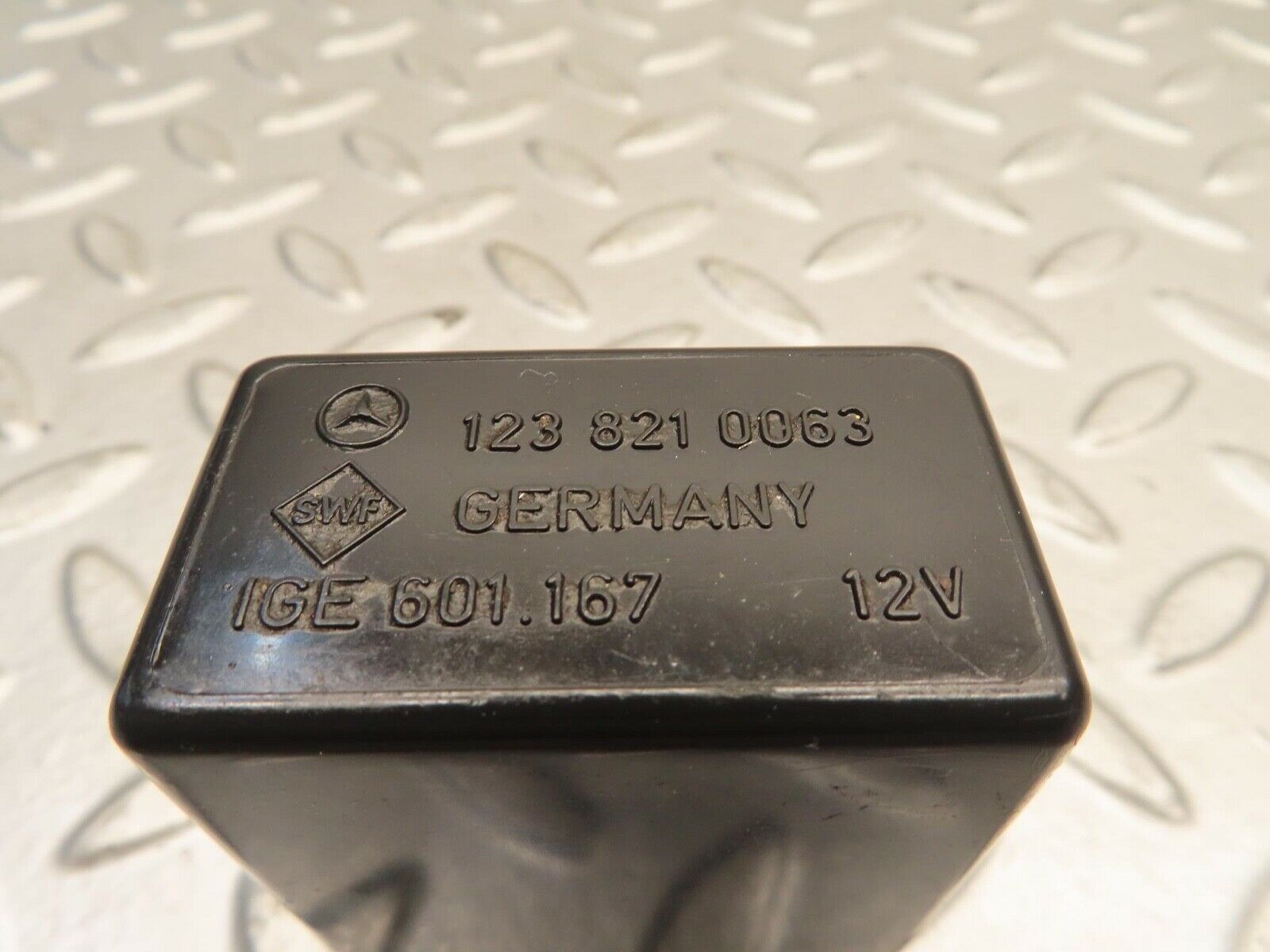 11806 Mercedes-Benz R107 450SL Wiper Control Relay 1238210063