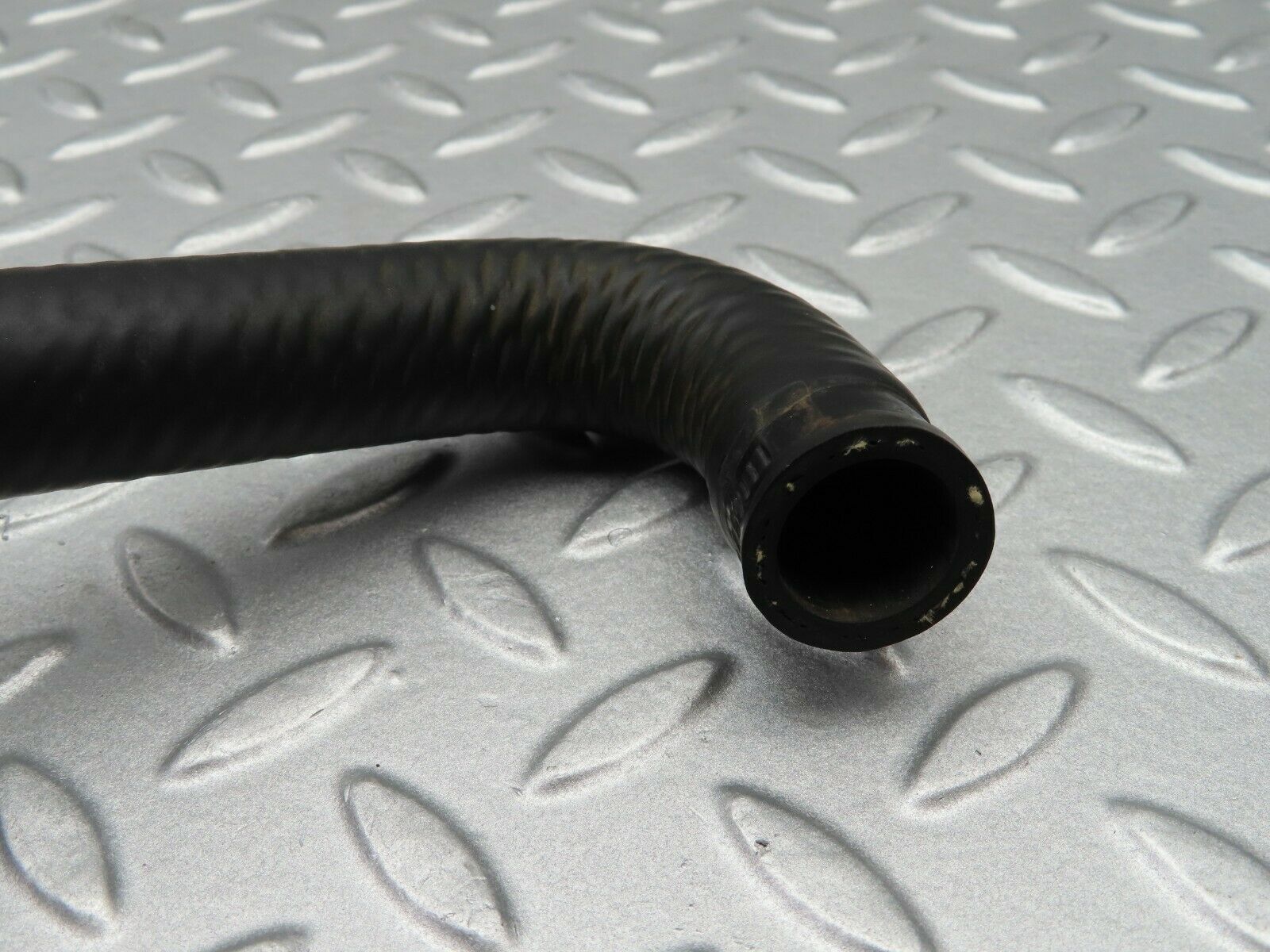 5178 Mercedes-Benz R107 350SL Coupe Water Hose Pipe
