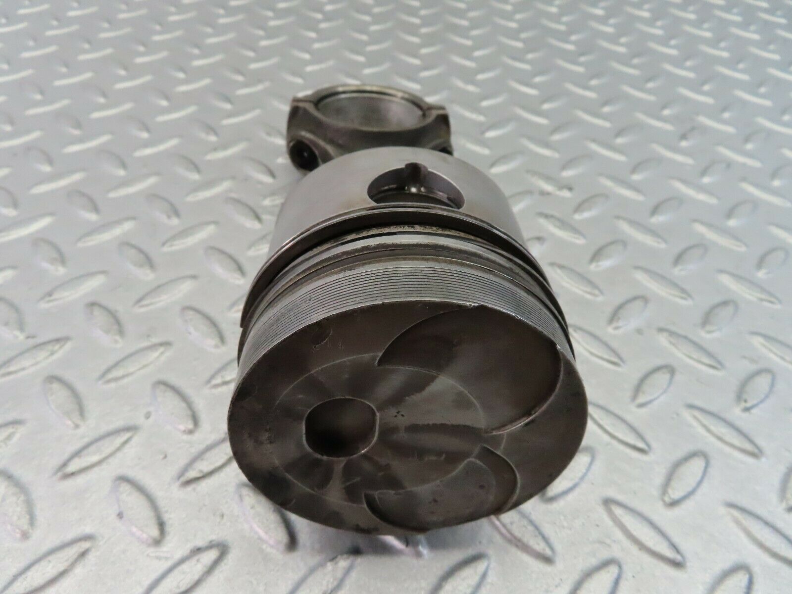 8042 Mercedes-Benz W115 220D Piston With Connecting Rod 87.03 mm