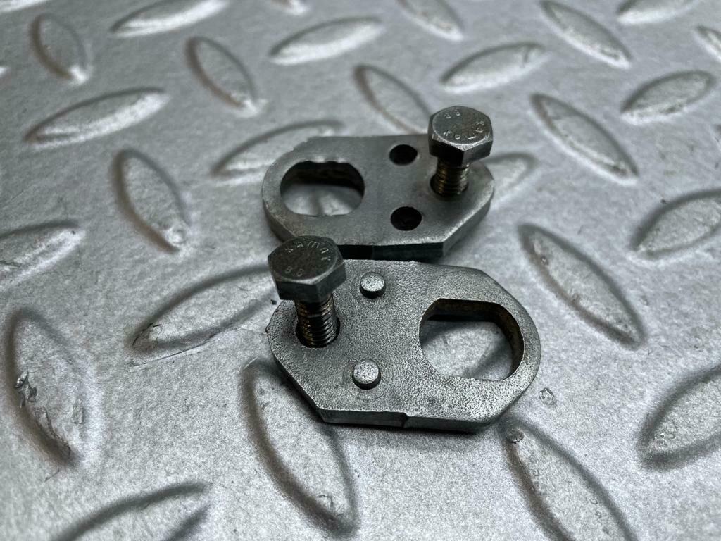 17819 Mercedes-Benz W116 350SE Fuel Injector Bracket