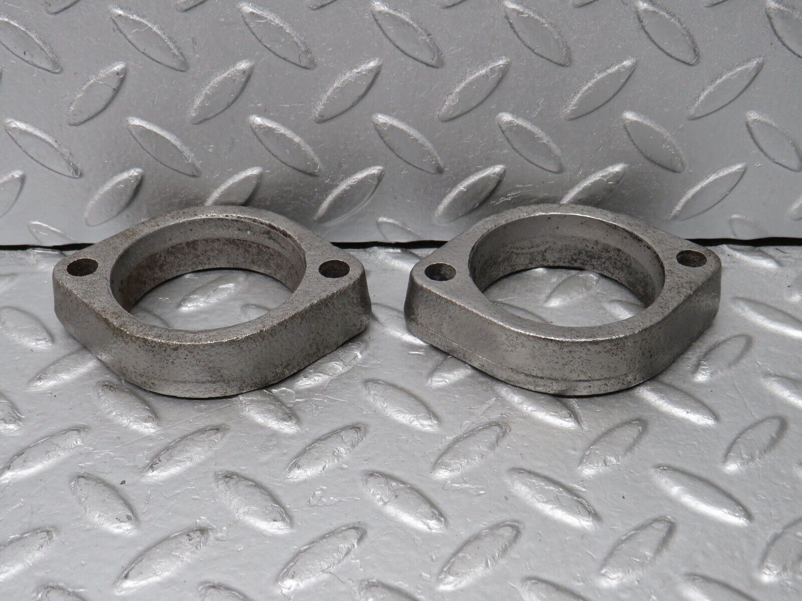 38126 Mercedes-Benz A124 320E Cabriolet Exhaust Flange 2x