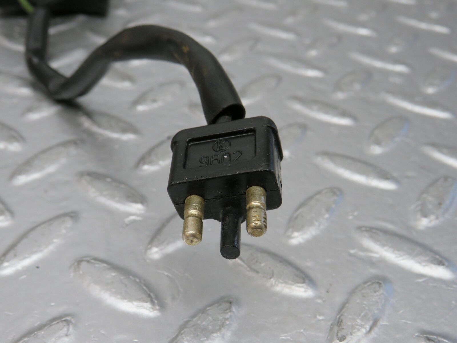32256 Mercedes-Benz C107 350SLC Coupe Coupe Sunroof Motor Bosch 0130830001