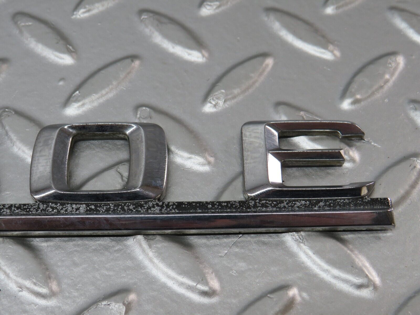 33964 Mercedes-Benz W124 260E Trunk Lid Badge Emblem 1248171515