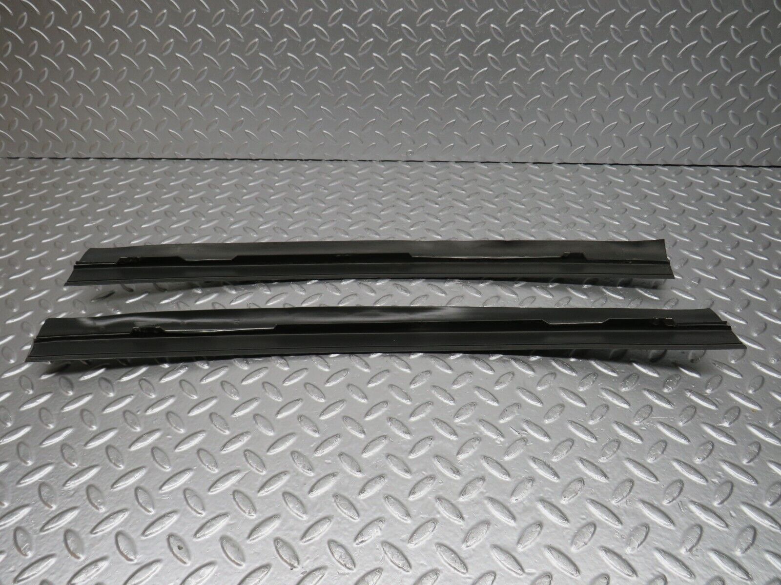32587 Mercedes-Benz S124 300TE Wagon Windscreen Lower Moulding Trim Pair