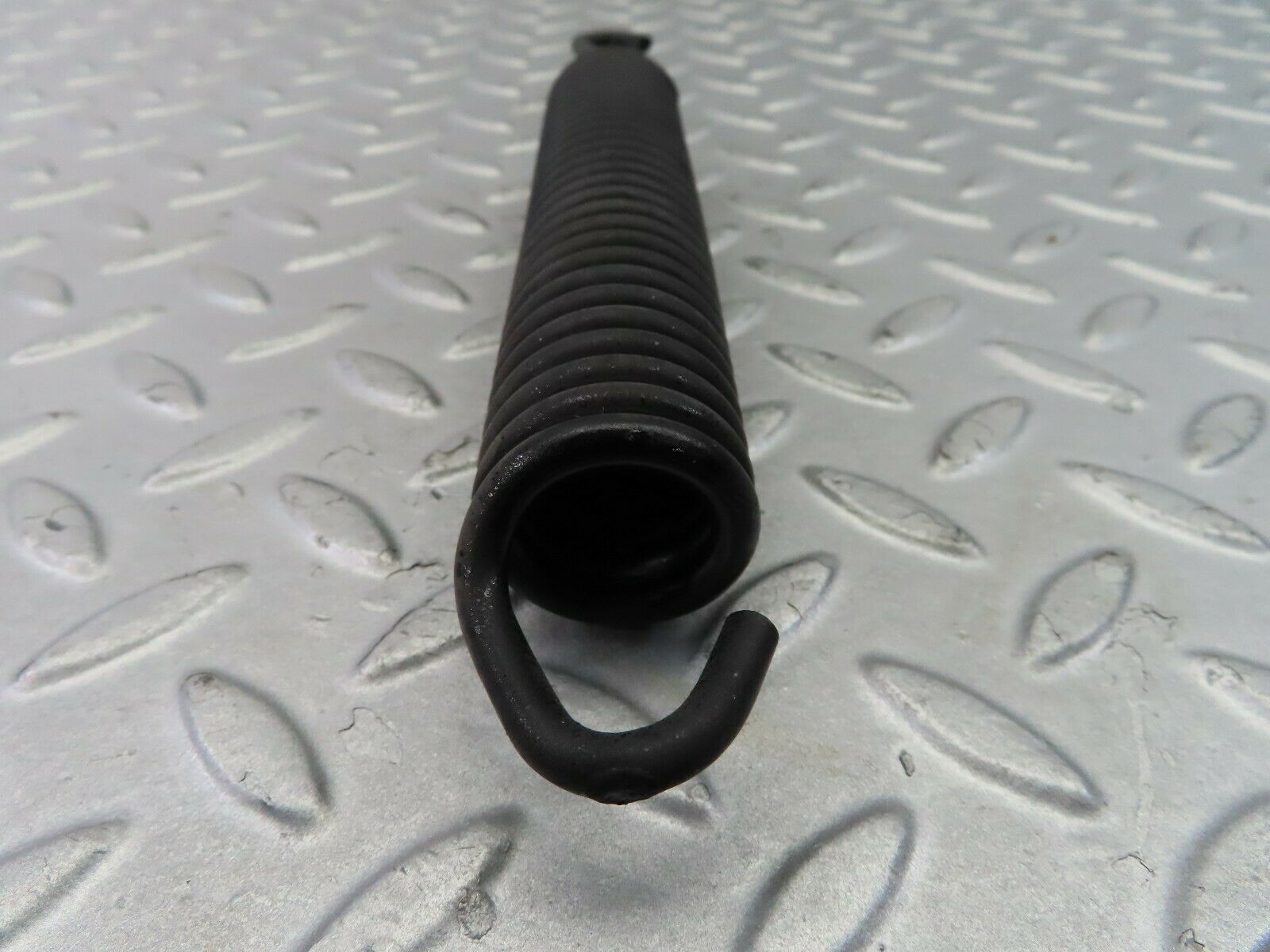 7779 Mercedes-Benz S123 230TE Wagon Bonnet Hinge Spring