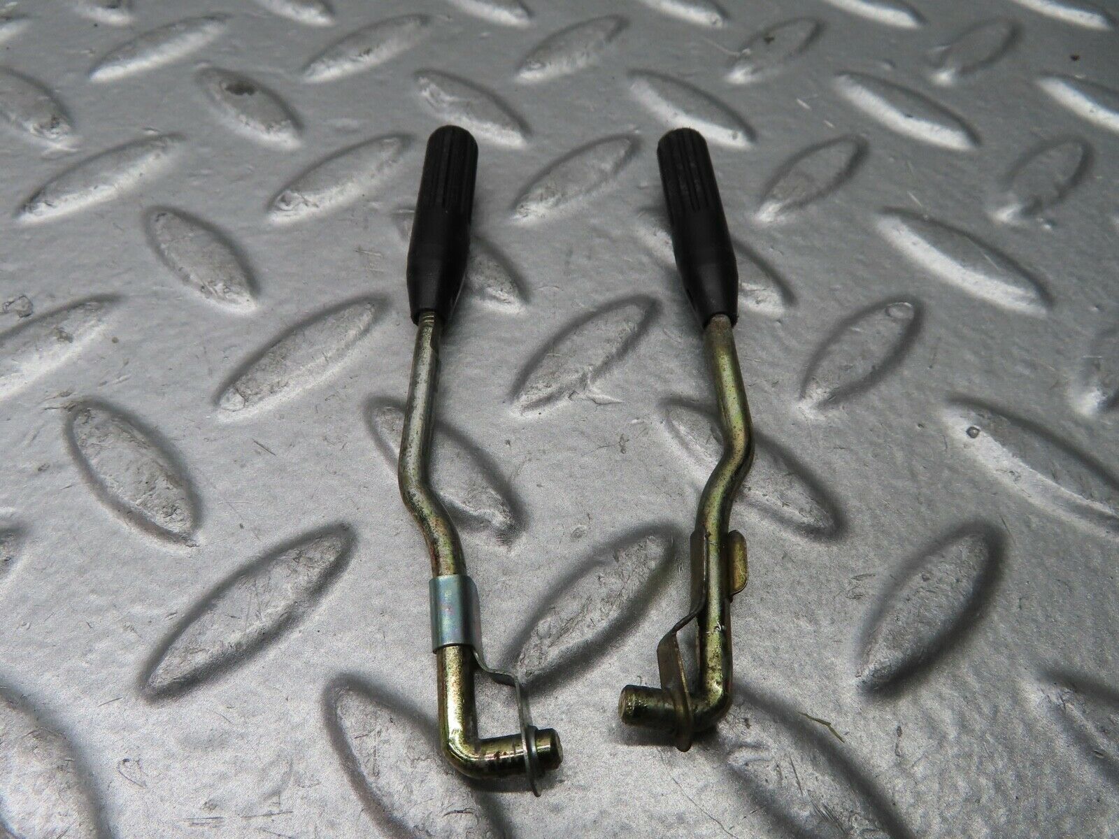 21630 Mercedes-Benz W126 300SE Front Door Lock Knob Pair