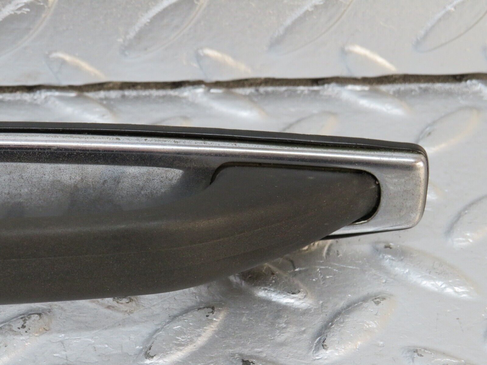 40617 Mercedes-Benz W123 300D Rear Right Exterior Door Handle 1237600359 1237660005