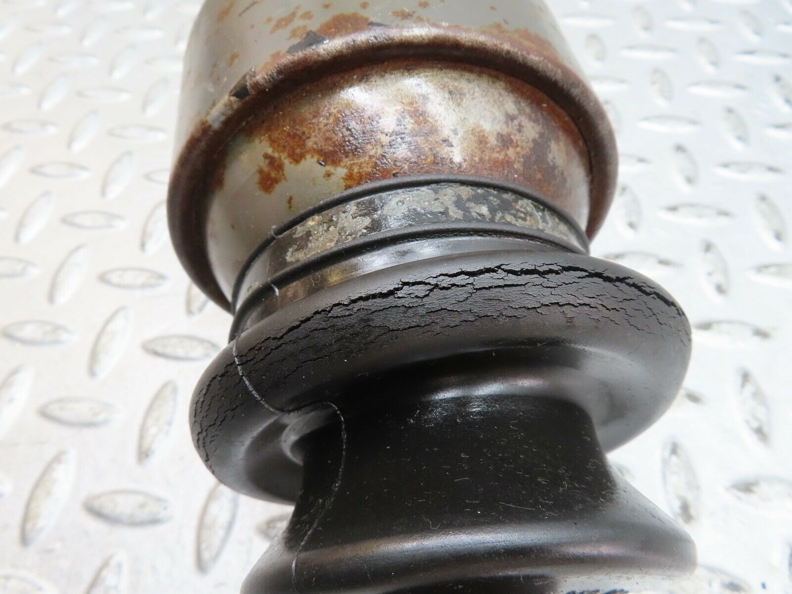 17810 Mercedes-Benz W116 450SEL Axle Shaft Drive Shaft
