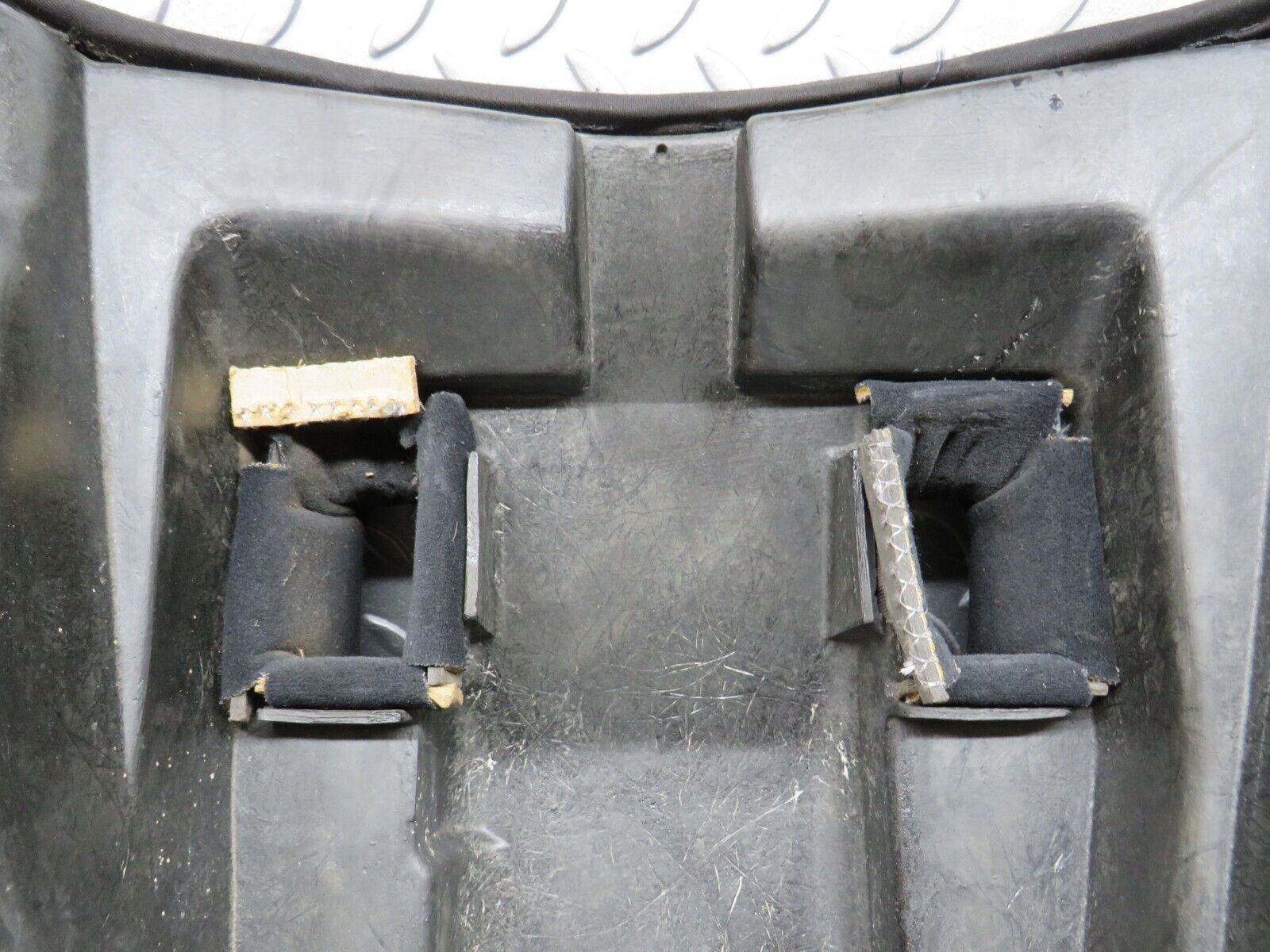 37878 Mercedes-Benz A124 320E Cabriolet Rear Seat Leather Black 1249203116