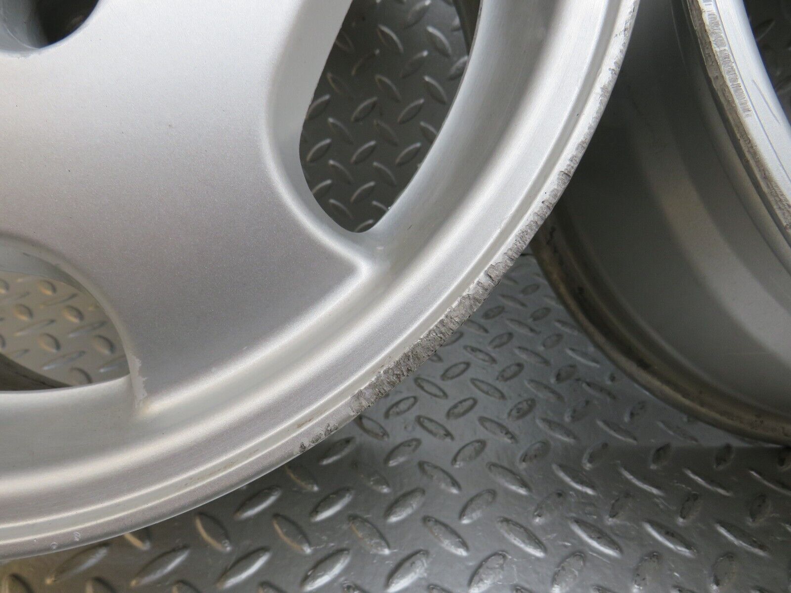 33527 Mercedes-Benz Alloy Wheel Set 7Jx15H2 ET37 KBA44301