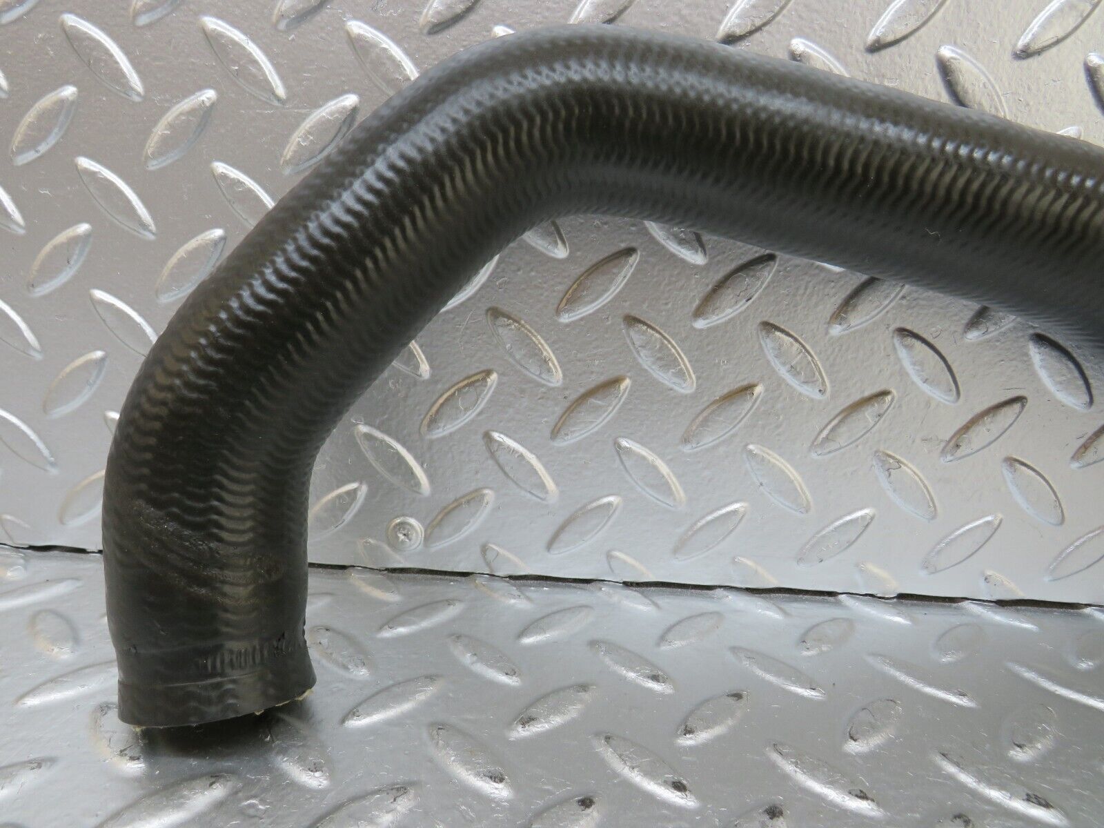 24853 Mercedes-Benz W140 S320 Radiator Hose Pipe 1405014182