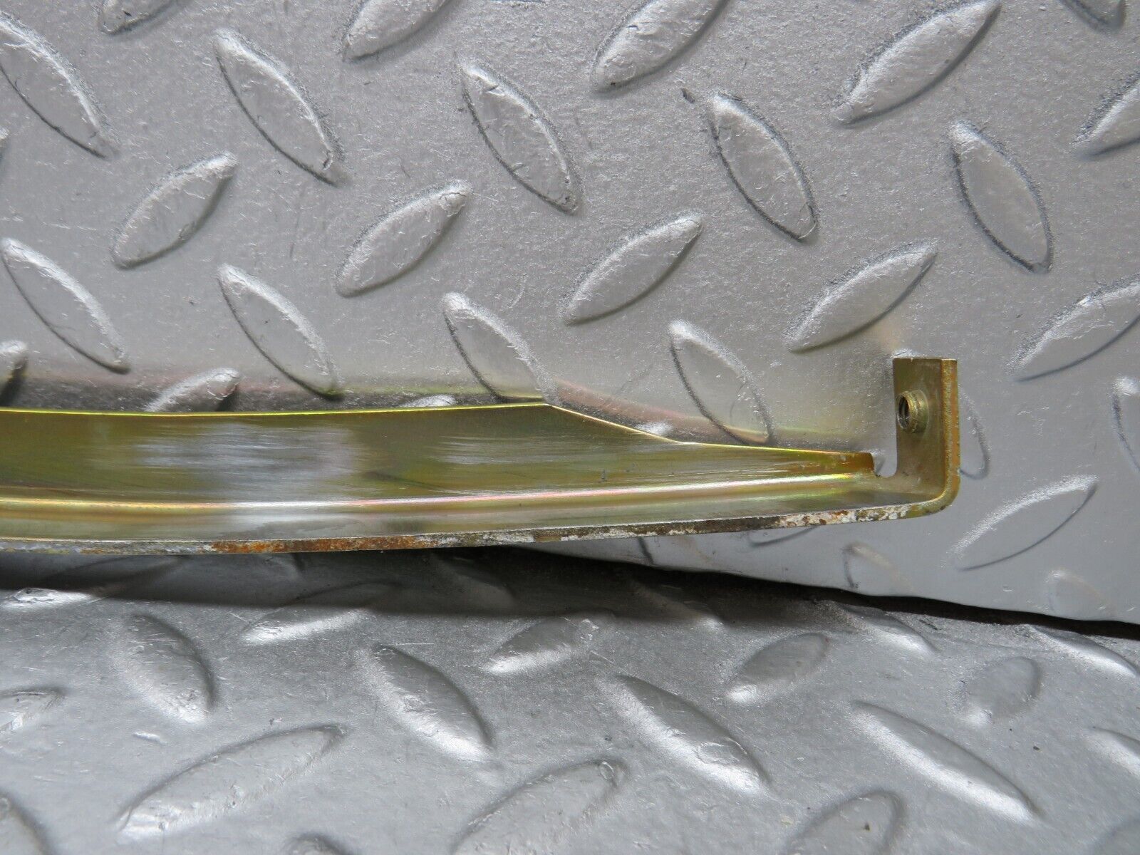 36865 Mercedes-Benz C126 420SEC Coupe Left Door Window Channel