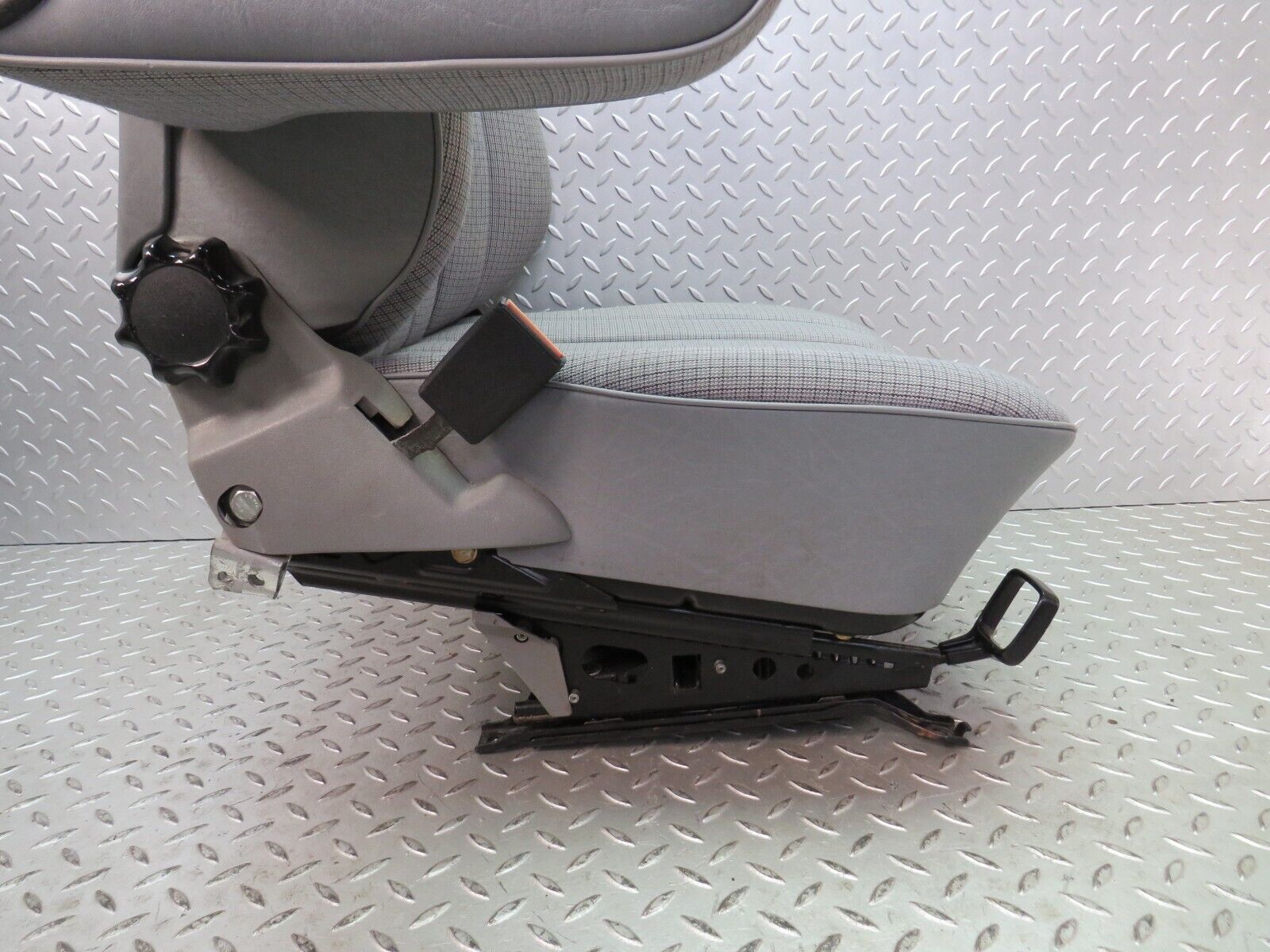 33705 Mercedes-Benz W201 190E 2.0L Front Left Passenger Seat Grey