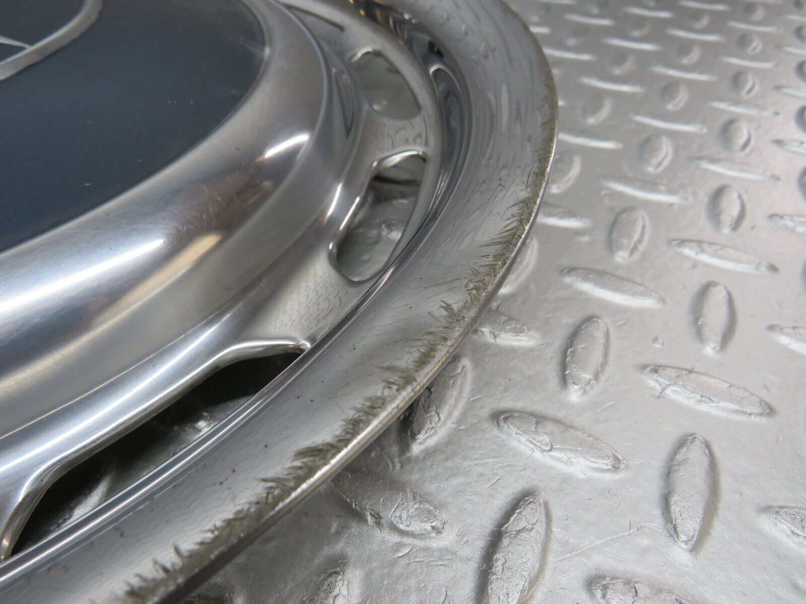 37466 Mercedes-Benz W109 300SEL Wheel Hub Cap 14"