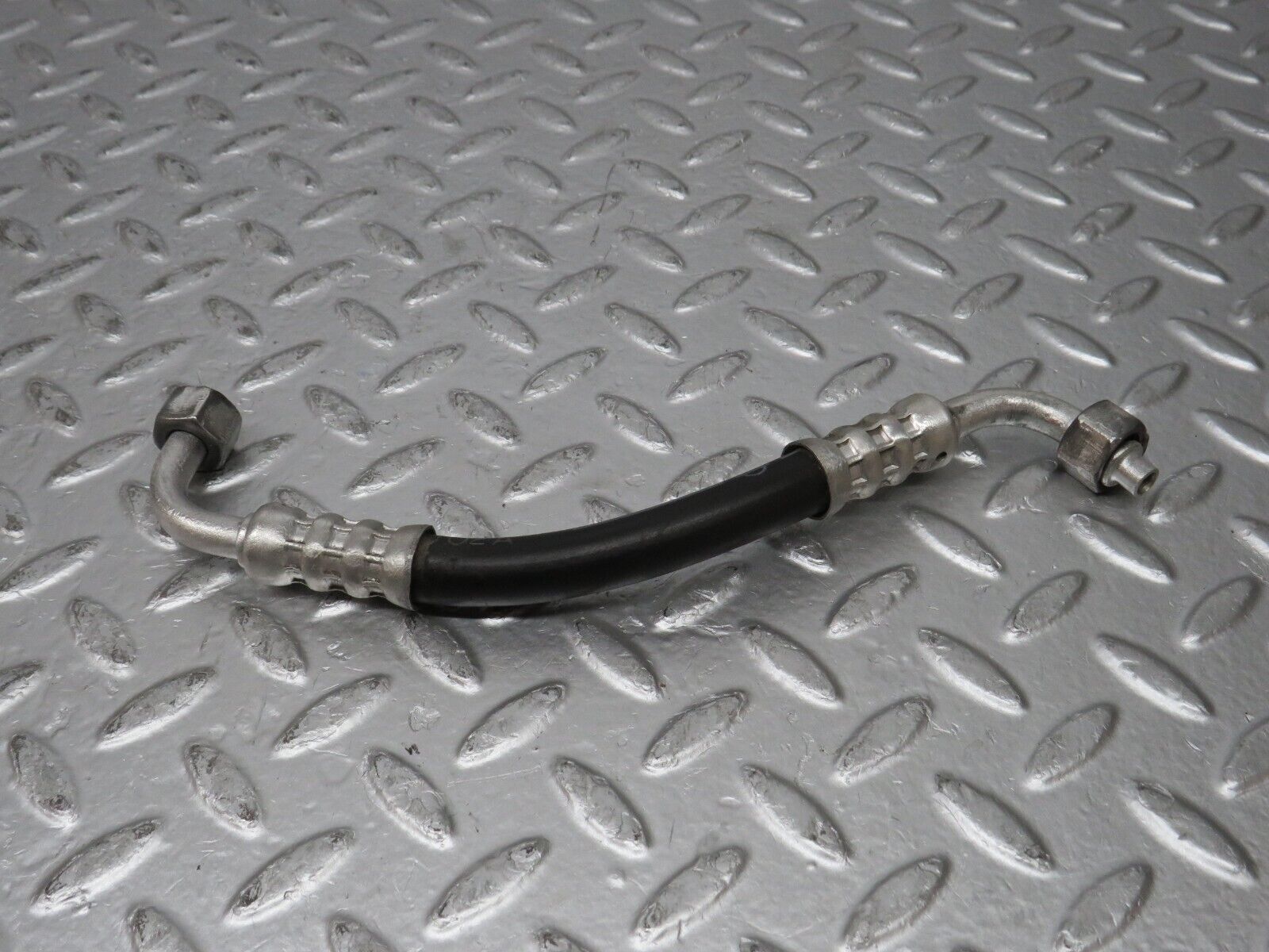 31315 Mercedes-Benz S124 Wagon 220TE Wagon Air Conditioning Hose Pipe