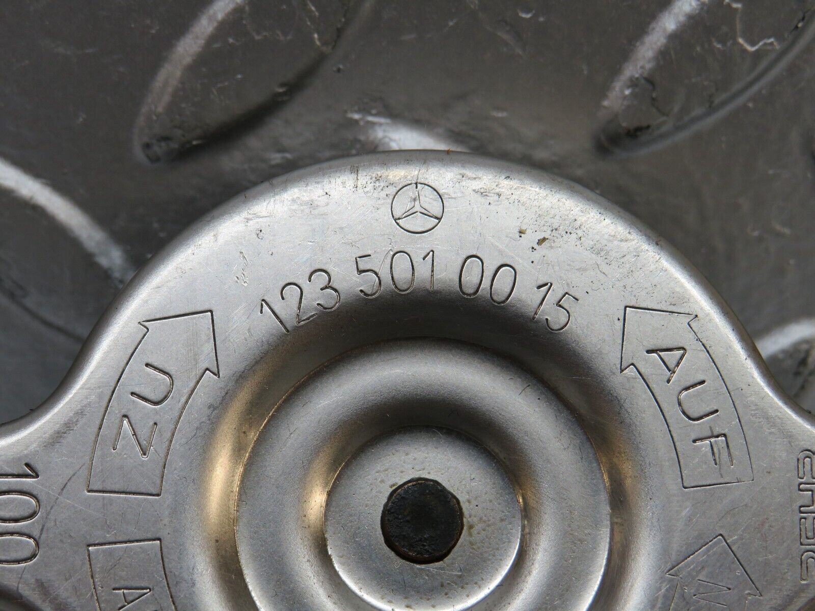 28325 Mercedes-Benz S123 240D Wagon Radiator Cap Behr 1235010015