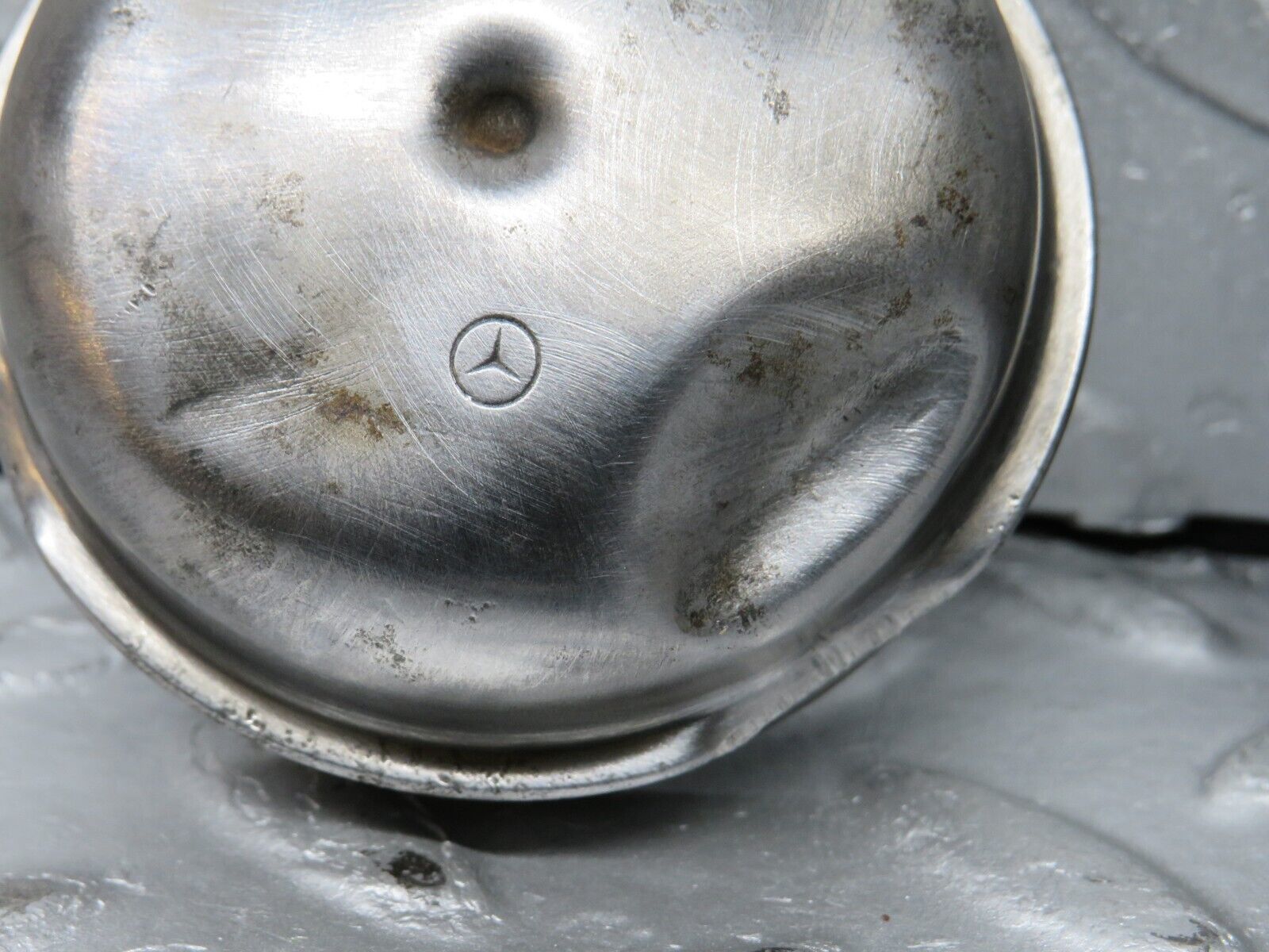 38480 Mercedes-Benz R129 280SL Coupe Wheel Hub Locking Cap With Bearing