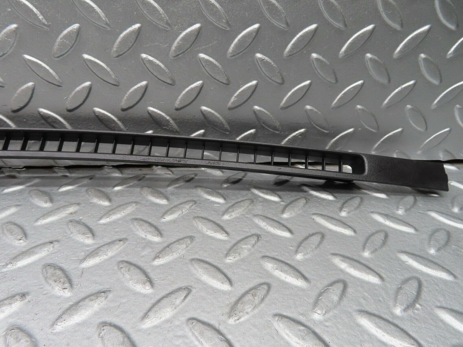 19983 Mercedes-Benz R129 300SL Coupe Windscreen Defroster Air Vent 1296890380