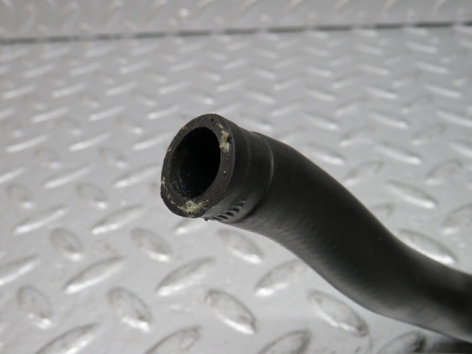 31365 Mercedes-Benz S124 220TE Wagon Radiator Hose Pipe 1248306296