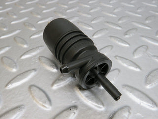 25451 Mercedes-Benz W123 200 Windscreen Washer Pump