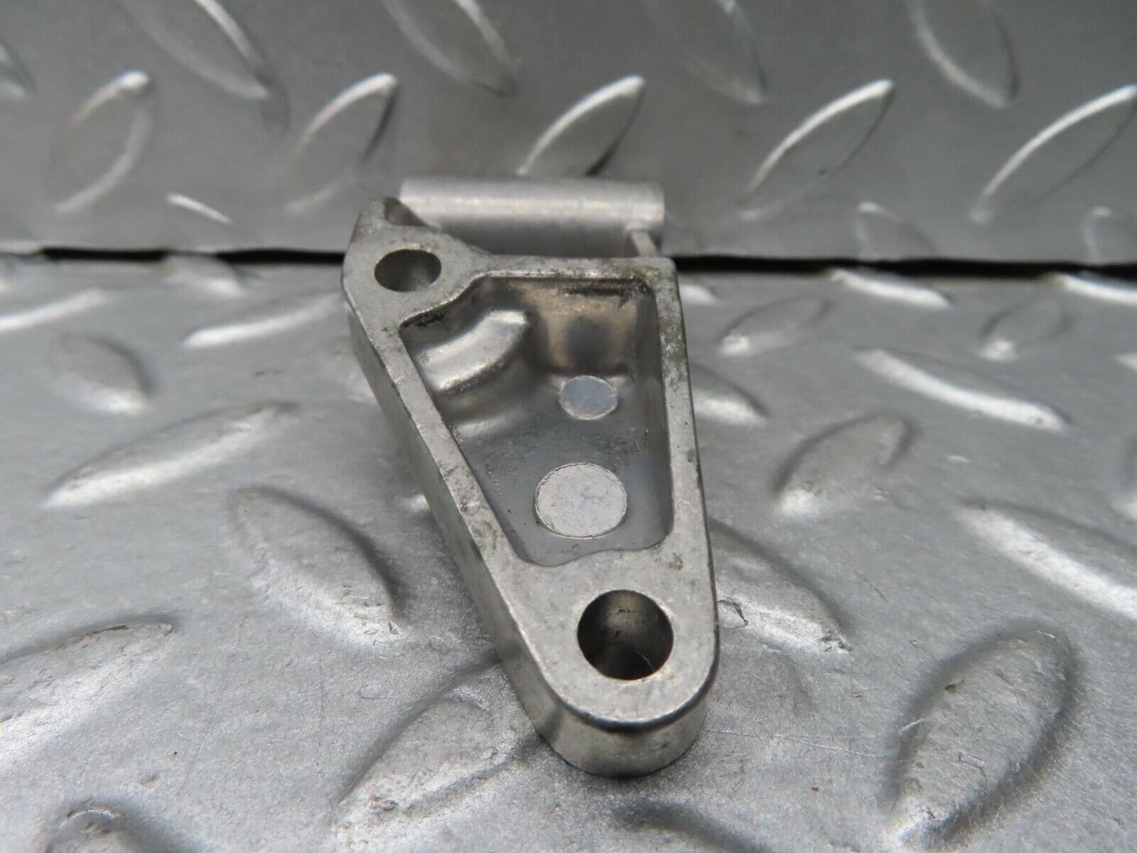 14439 Mercedes-Benz W116 350SE Accelerator Pedal Linkage Bracket 1163010218