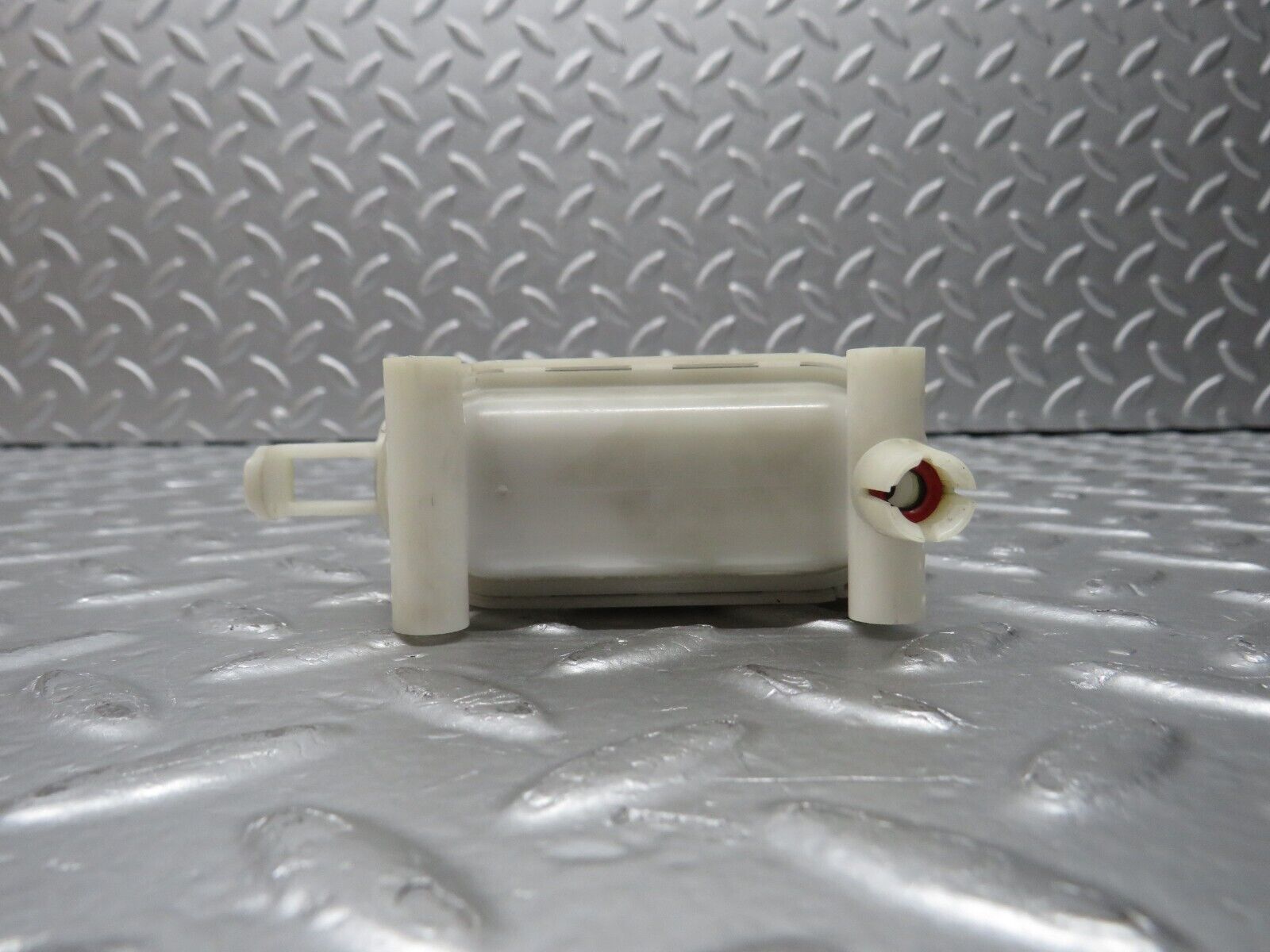 31399 Mercedes-Benz S124 220TE Wagon Trunk Lock Vacuum Actuator Hella