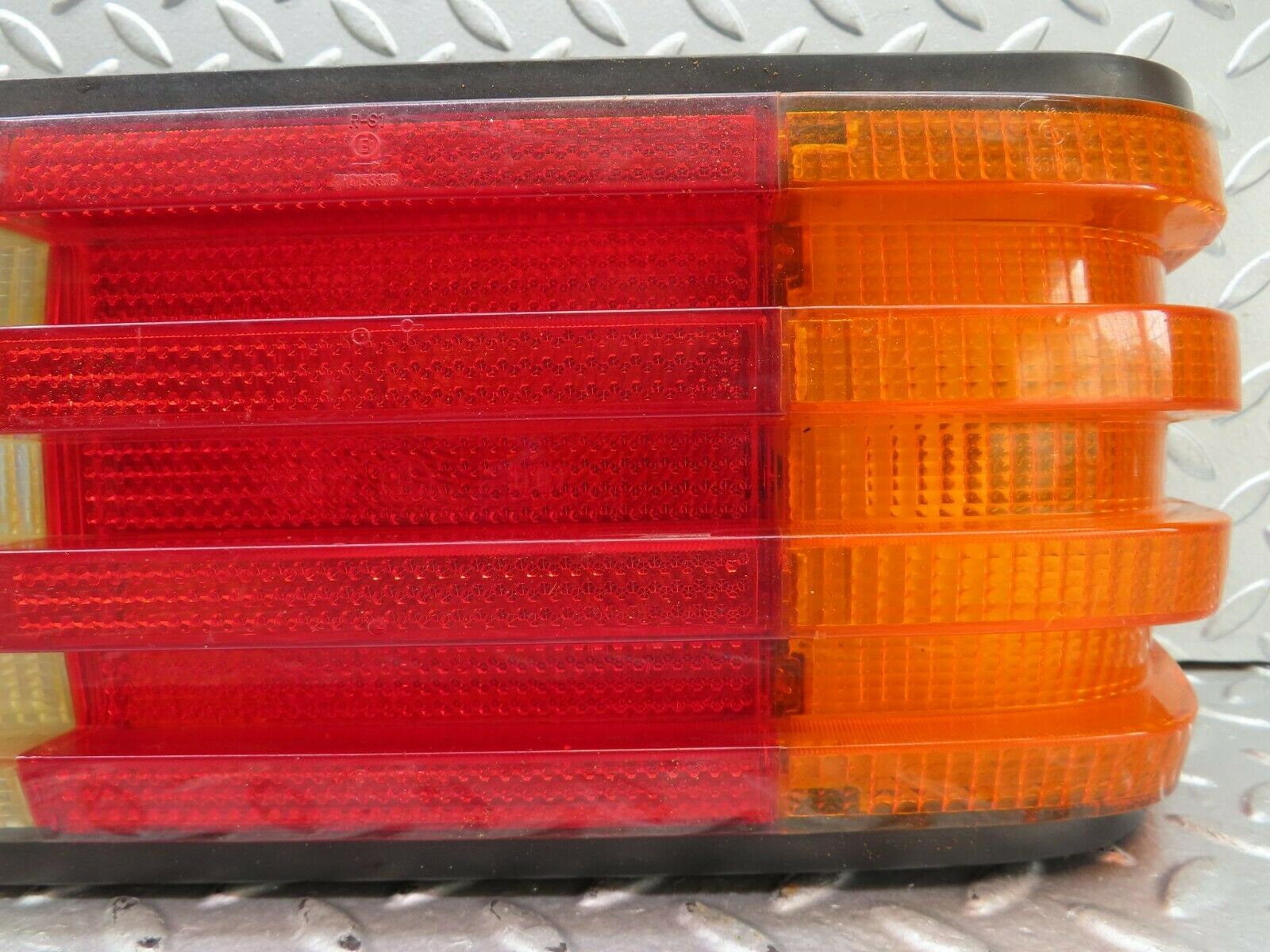 15658 Mercedes-Benz W126 Tail Light Right Side 22072