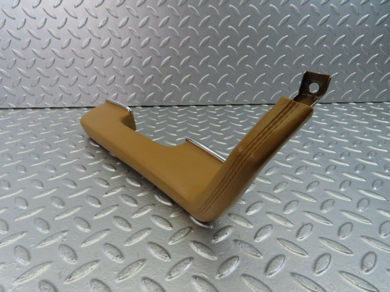 10785 Mercedes-Benz W123 230E Inner Door Handle Front Left 1239701701