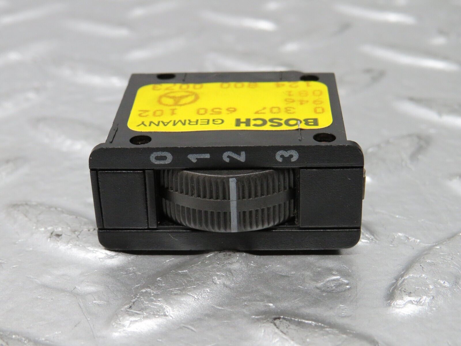 29539 Mercedes-Benz W124 230E  Headlight Level Switch 1248000073 0307650102
