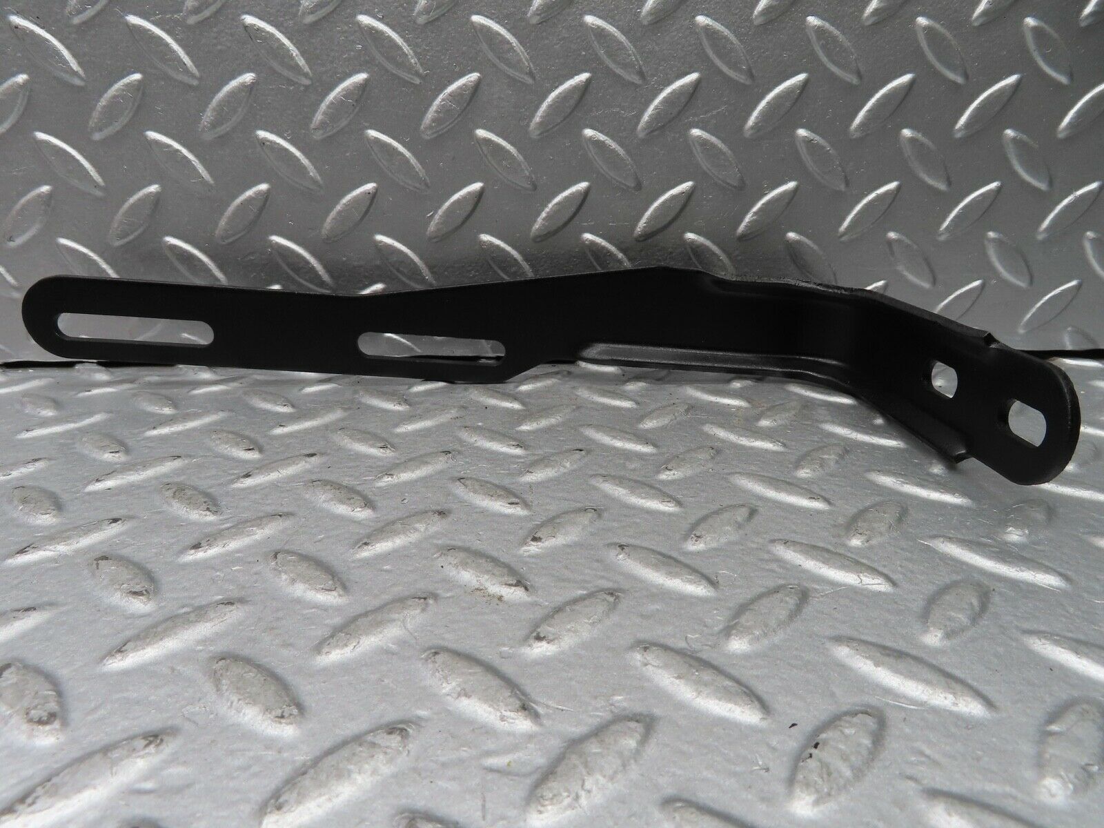 20378 Mercedes-Benz W114 280CE Coupe Exhaust Bracket